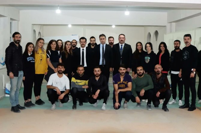 Kasımoğlu’ndan Sanat Topluluğuna Ziyaret