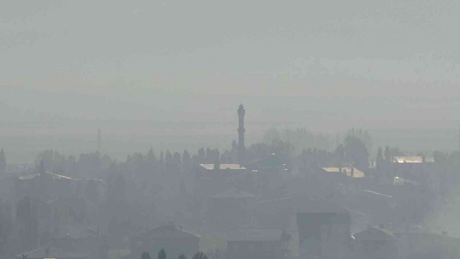 Yüksekova Sis Altında