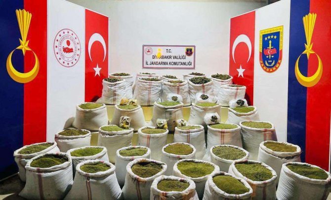 Diyarbakır’da Yüklü Miktarda Uyuşturucu Ele Geçirildi