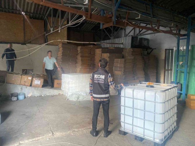 İ̇stanbul’da Kaçak Alkol İmalathanesine Baskın: Bin 850 Litre Etil Alkol Ele Geçirildi
