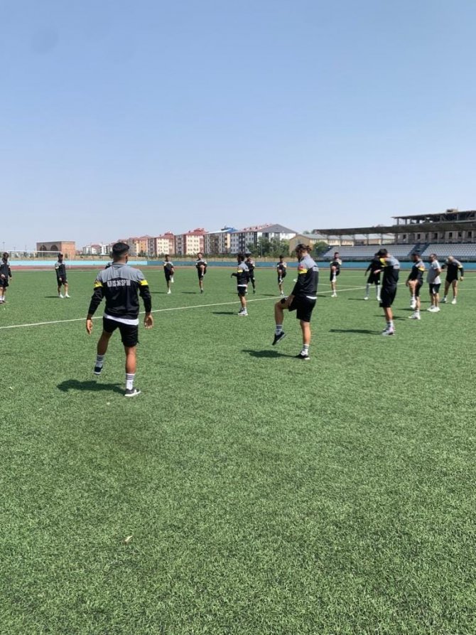 Kars 36 Spor Sebat Gençlik Spor Karşılaşması Hazırlıklarını Sürdürüyor