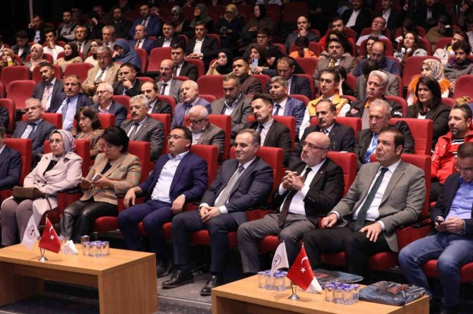 Erü’de “Tevfik İ̇leri’yi Anlamak” Programı Düzenlendi