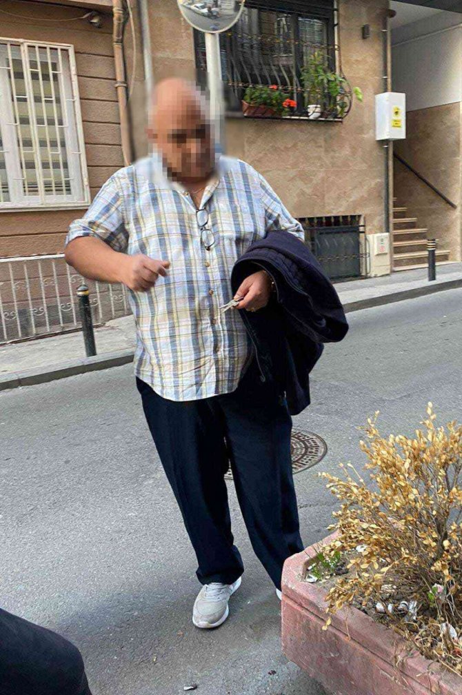 "Sahte Komiser Yardımcısı" Yabancıları İkamet İzni Vaadiyle Dolandırdı