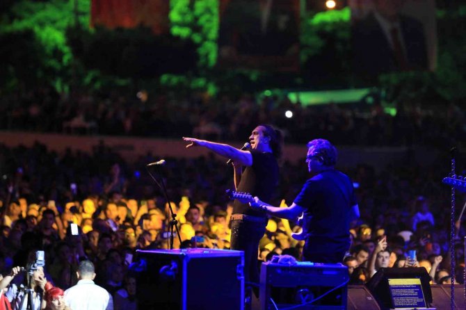 İ̇skenderun’da Cumhuriyet Konseri