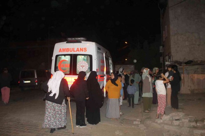 Bina Boşluğunda Yangın Çıkınca Dairelerinden Çıkamadılar