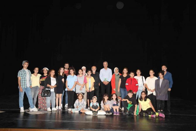 Sokak Çocuklarının Yaşamları Tiyatroya Aktarılacak