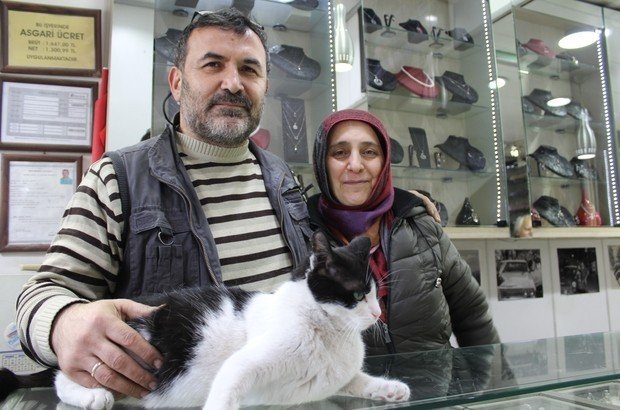 Tiyatro Sanatçısı Mustafa Karadeniz Son Yolculuğuna Uğurlandı