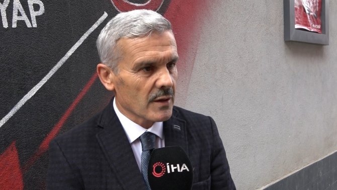 Hastane Önünde Güvenlik Görevlisine Silah Çekti, O Anlar Güvenlik Kamerasına Yansıdı