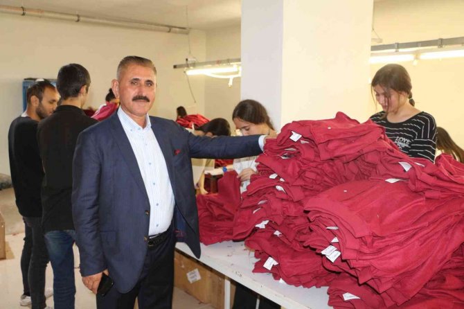 Şırnak’ta Üretilen Eşofmanlar Avrupa’ya İhraç Ediliyor