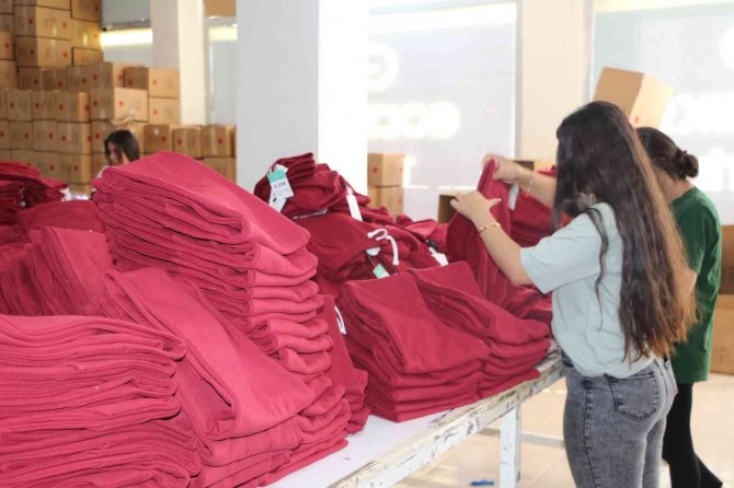 Şırnak’ta Üretilen Eşofmanlar Avrupa’ya İhraç Ediliyor