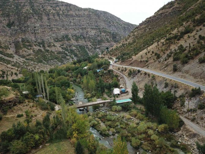 Sonbaharla Birlikte Şırnak Sarardı, Kartpostallık Görseller Oluştu