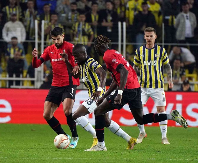 Uefa Avrupa Konferans Ligi: Fiorentina: 1 - Başakşehir: 1 (İ̇lk Yarı)