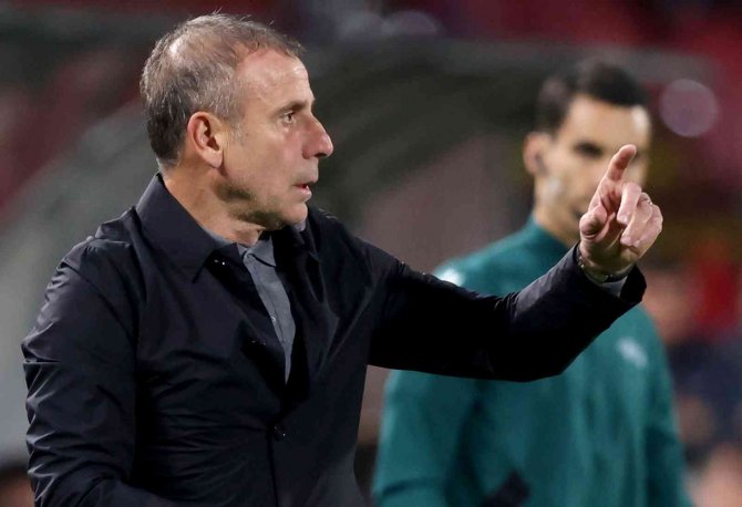 Uefa Avrupa Ligi: Kızılyıldız: 1 - Trabzonspor: 1 (İ̇lk Yarı)