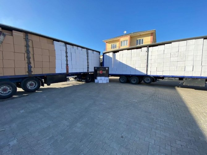 Uşak’ta 5 Milyon Tl Değerinde Kaçak 28 Milyon Makaron Ele Geçirildi
