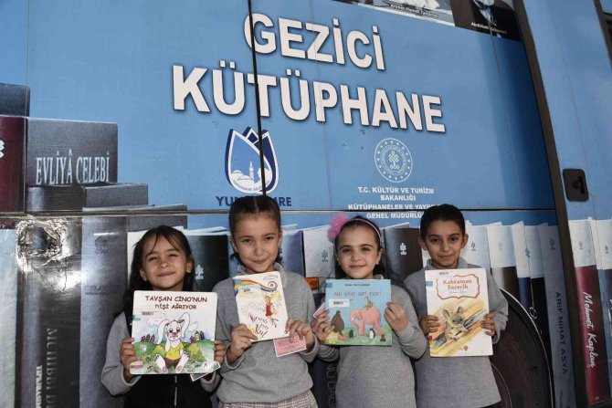 Gezici Kütüphane Öğrenciler İle Buluşuyor