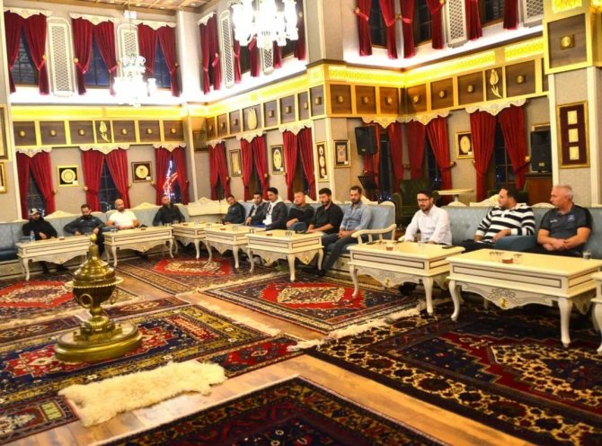 Yunusemre’de Futbol Altyapı Antrenörleri Toplandı