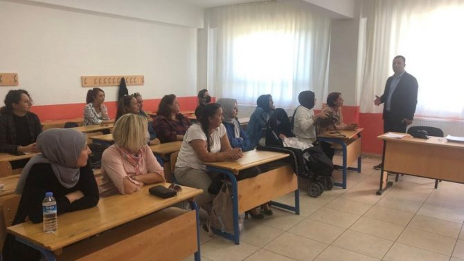 Burhaniye’de 185 Kişi Aile Okulu Eğitimini Tamamladı