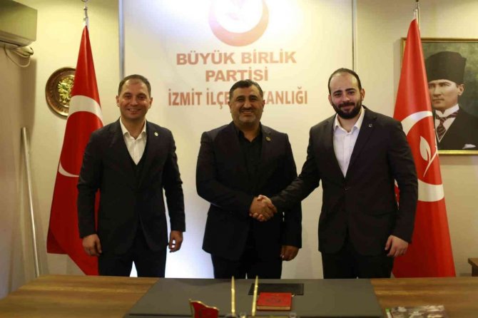 İ̇smail Parlak Resmen Bbp’ye Geçti