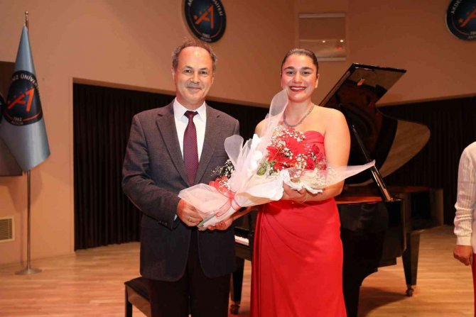 Akdeniz Üniversitesi’nde Cumhuriyet Konseri