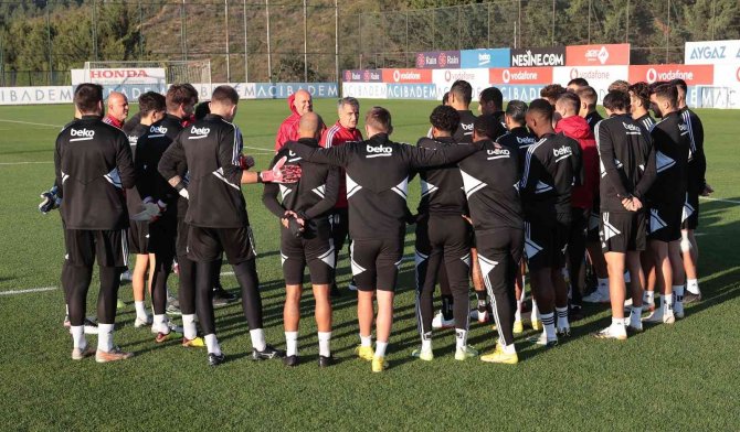 Beşiktaş Yeni Hocası Şenol Güneş Yönetiminde Çalıştı