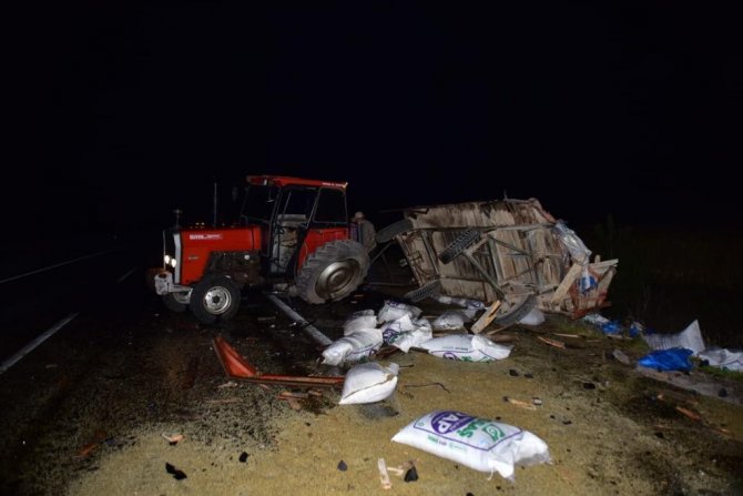 Kamyonun Çarptığı Traktörün Tekeri Koptu