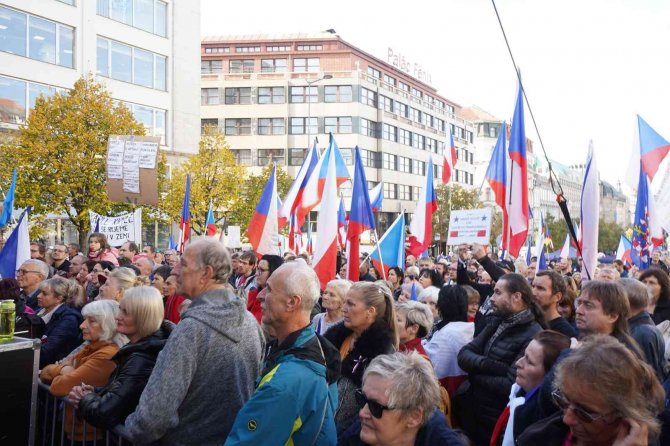 Çekya’da Rusya’ya Yapılan Yaptırımlar Protesto Edildi