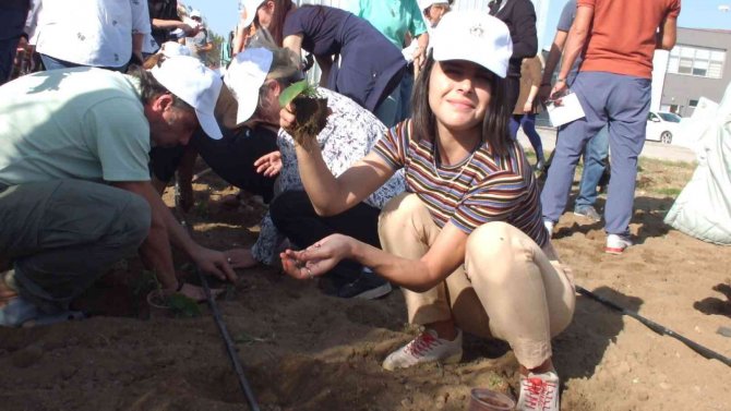 Dizi Oyuncusundan Girişimcisine, Çiftçi Olmak İçin Eğitim Alıyorlar