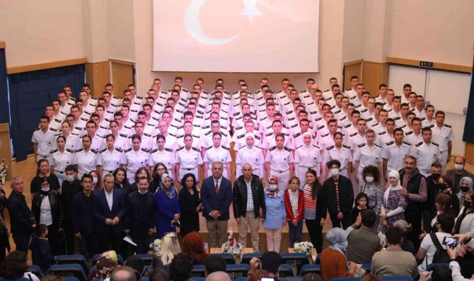 Geleceğin Denizcilerini Brövelerini Taktı