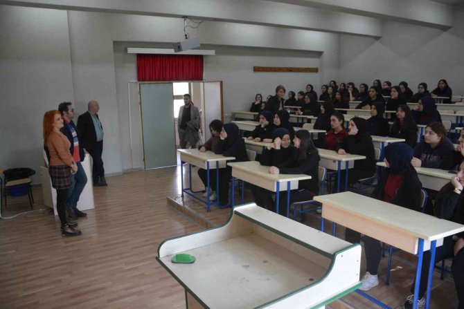 Gelecekte Gidecekleri Okulu Gezdiler