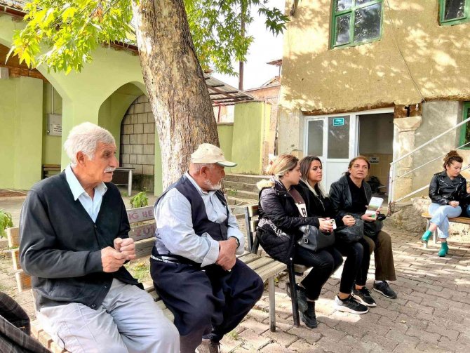 Çiftçilere Tarımda Tasarruflu Su Kullanma Eğitimi