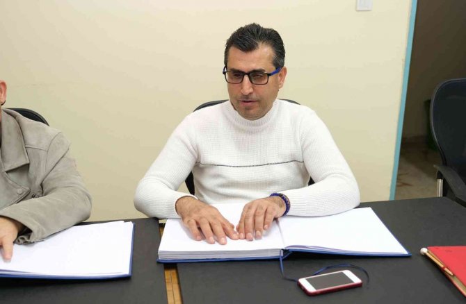 Erzincan’da Görme Engelliler, Braille Alfabesiyle Kur’an-ı Kerim Öğreniyor