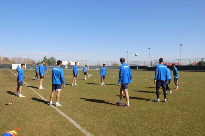 Muzaffer Bilazer: “İ̇yi Bir Oyunla Ve Tribünde Bizi Destekleyen Taraftarlarla Beraber 3 Puanı Almak İstiyoruz”