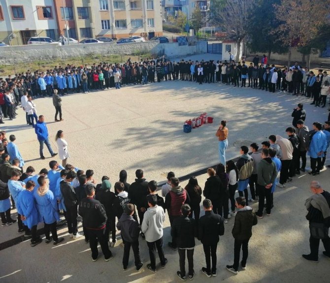 Afad’tan Lise Öğrencileri Ve Okul Personeline Eğitim