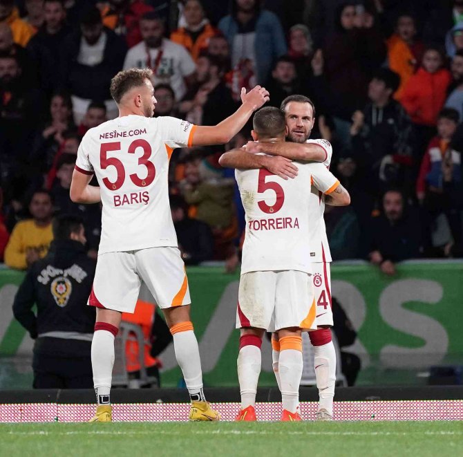 Galatasaray Deplasmandaki 4. Galibiyetini Aldı
