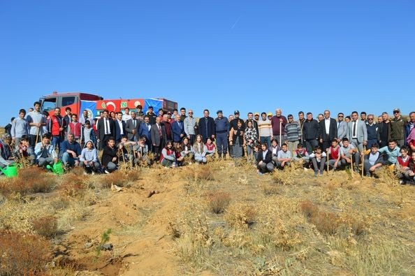 Hüyük’te Hatıra Ormanına İlçe Protokolü Fidan Dikti