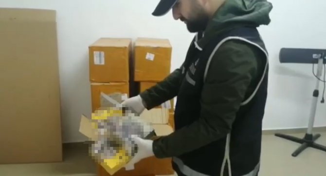 İ̇zmir’deki Kaçak Sigara Operasyonunda 4 Kişi Tutuklandı