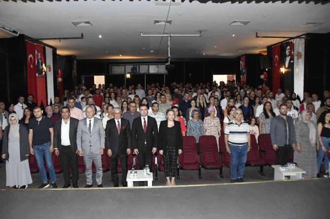 Minik Öğrencilerden Büyük Gösteri