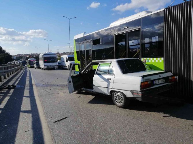 Otobüs İle Otomobil Çarpıştı: 1 Kişi Yaraladı