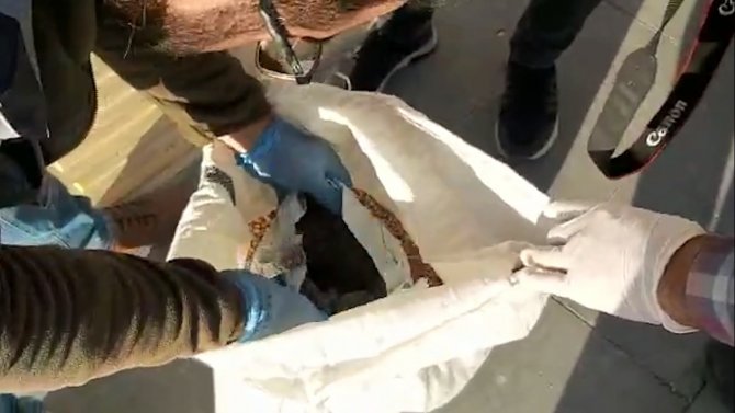 Kovalamaca Sonucu Yakalanan Minibüsten Cephanelik Çıktı