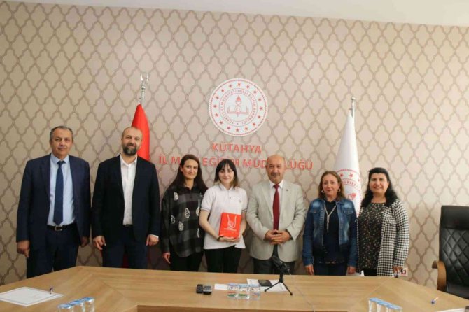 Kütahya’da Ahilik Haftası Afiş Yarışmasında Dereceye Giren Öğrenciler Ödüllendirildi