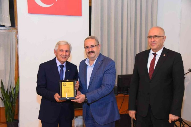 Salihli’de “Atatürk Ve Salihli” Konferansı Düzenledi