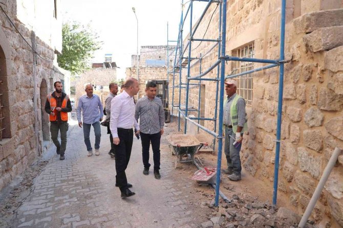 Midyat’ın Tarihi Mekanları Yeniden Hayat Buluyor