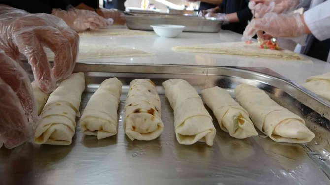 Muş’taki 5 Okula Ücretsiz Yiyecek Hizmeti