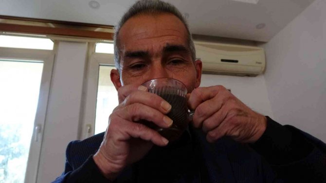 Günde 90 İle 120 Bardak Çay Tüketiyor