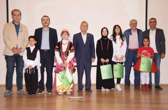 Osmaniye’de “29 Ekim Cumhuriyet Bayramı” Şiir Okuma Yarışması