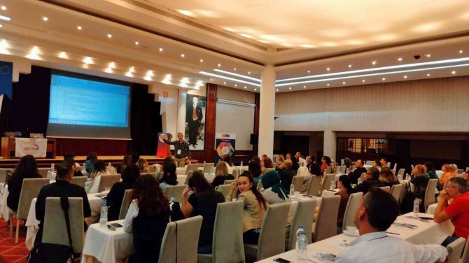 Özel Yetenekliler Etkinlik Ve Materyal Geliştirme Çalıştayı Kuşadası’nda Düzenlendi