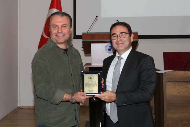 İ̇letişimciler ‘İ̇letişim Ve Mizah’ Temalı Söyleşiye Yoğun İlgi Gösterdi