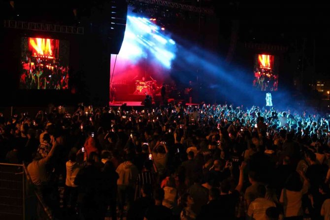 Rapçi Ceza, Hatay’da Sahne Aldı