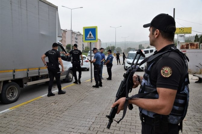 Türkiye Huzur Güven Uygulamaları’nda Aranan Bin 270 Şahıs Yakalandı