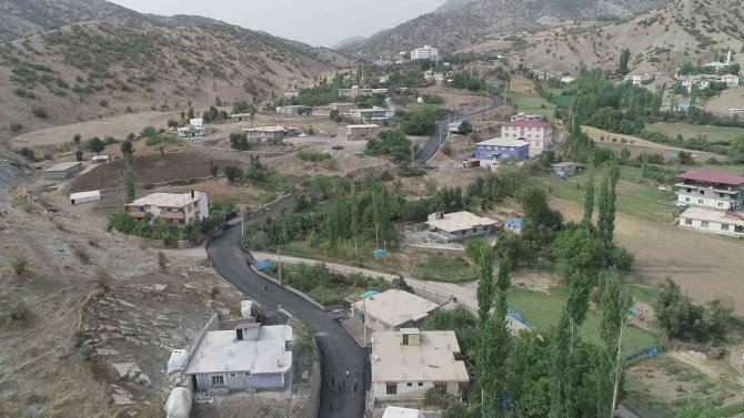 Şırnak’ta Köy Yolları Sıcak Asfaltla Buluşuyor